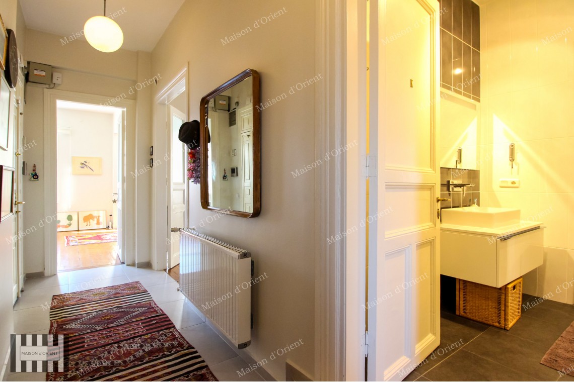 3+1 Flat for Rent in Renovated Building in Cihangir