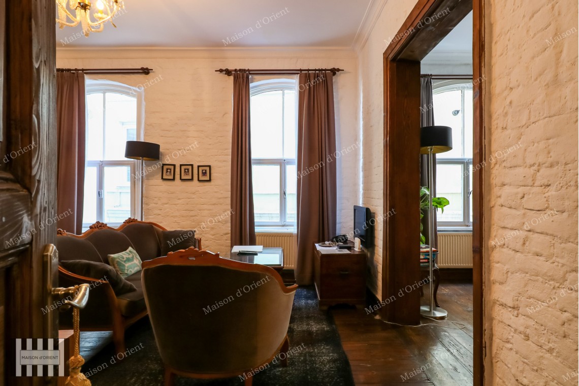 3+2 Flat for Rent in Historical Petraki Building, Galata