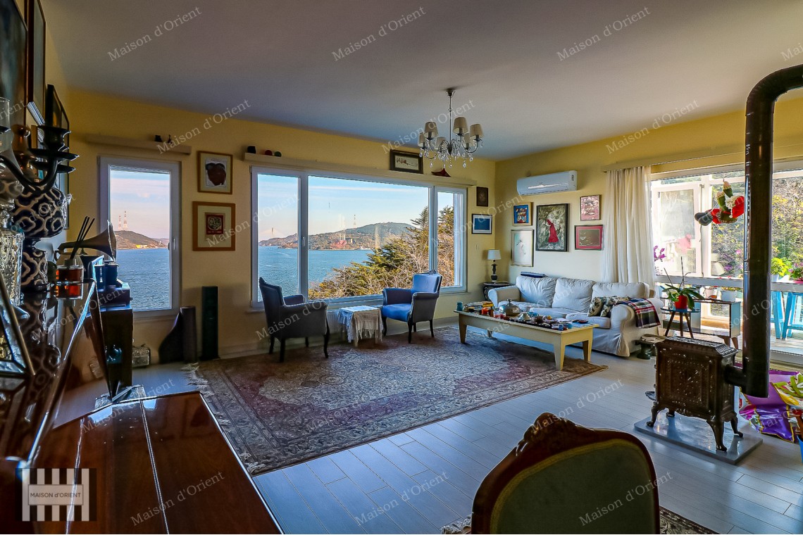 4+1 Flat for Rent with Panoramic Bosphorus View in Tarabya