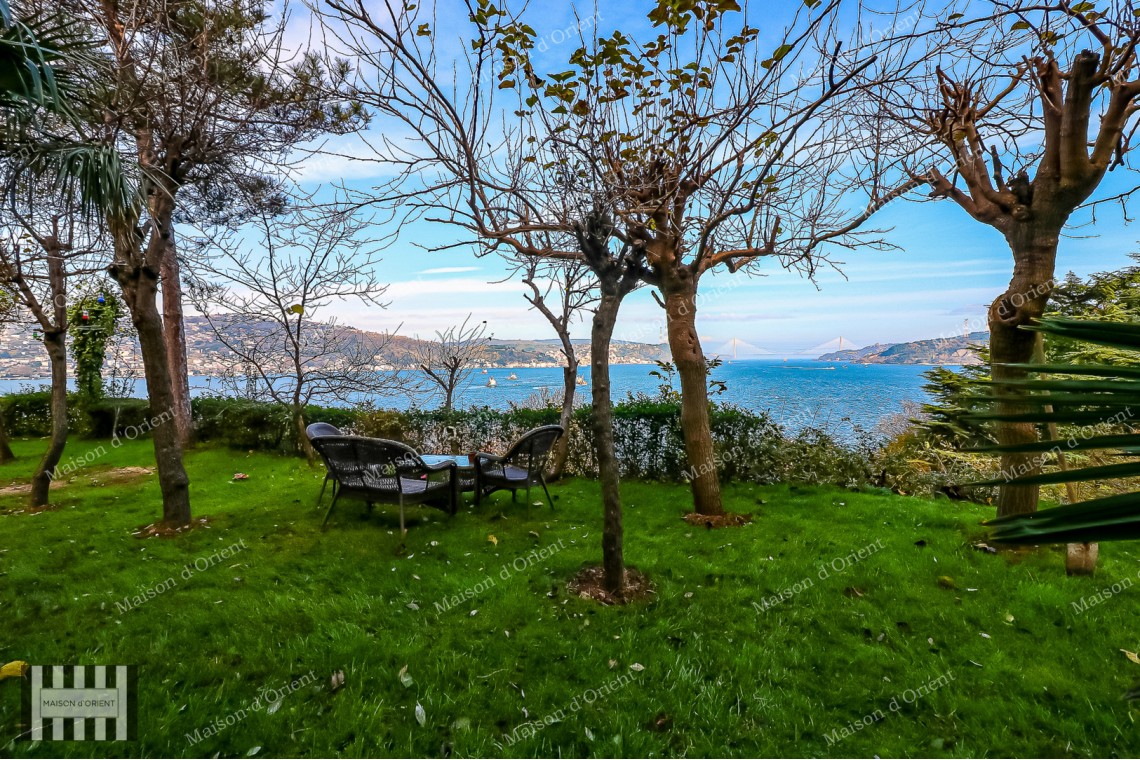 4+1 Flat for Rent with Panoramic Bosphorus View in Tarabya