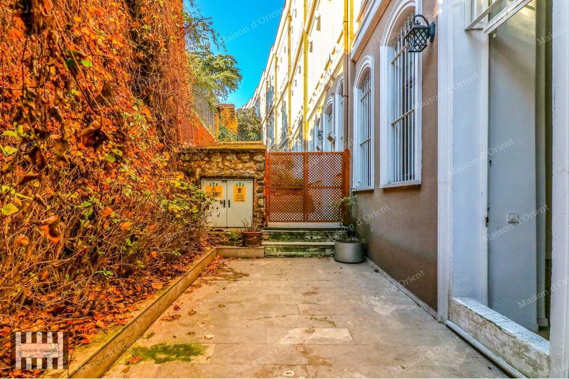 550sqm Villa with Garden for Rent in Akaretler Row Houses