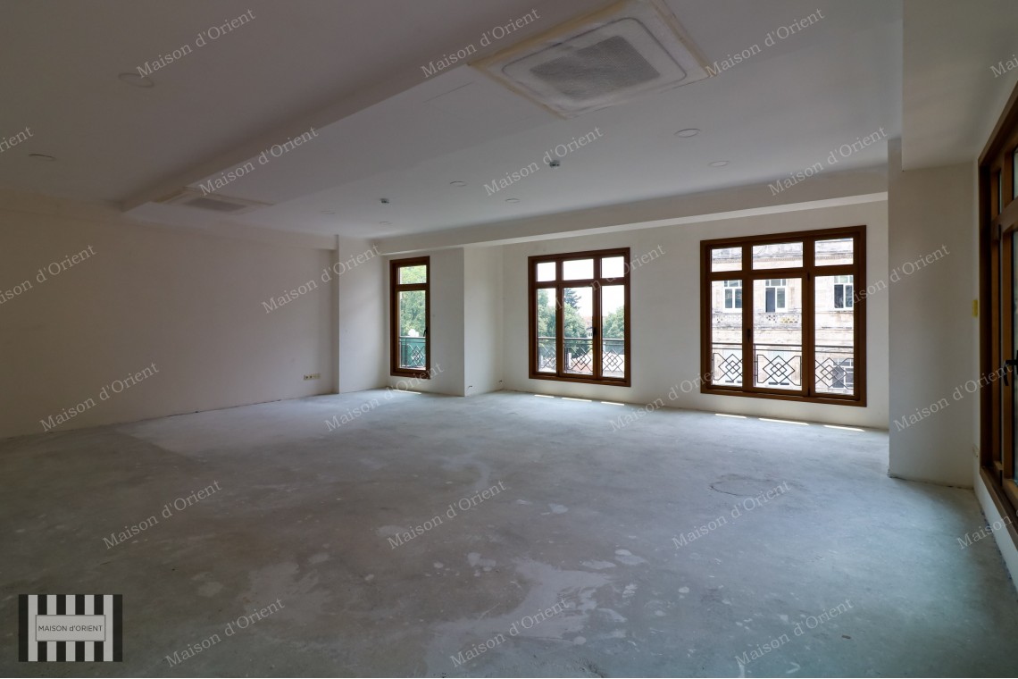 900sqm 5-Storeys Rental Building in Historical Tunel Square