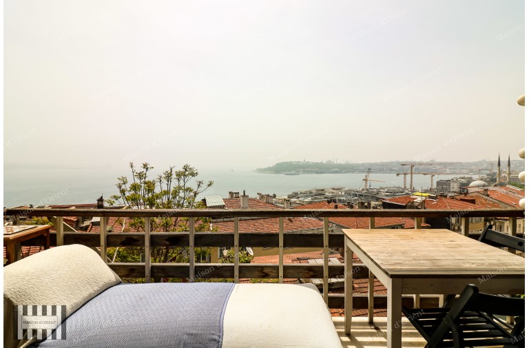 3+1 Rental Flat with Balcony and Bosphorus View in Cihangir