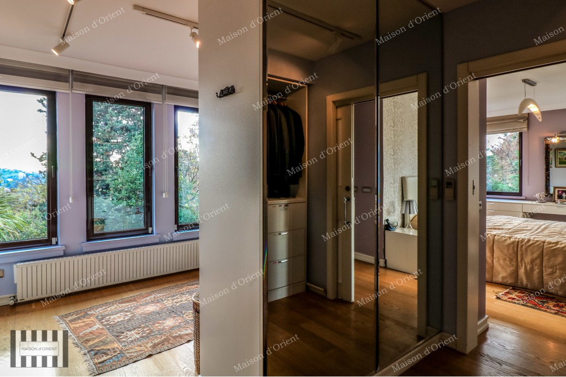 Renovated Triplex Villa for Sale in Cengelkoy Konaklari Compound