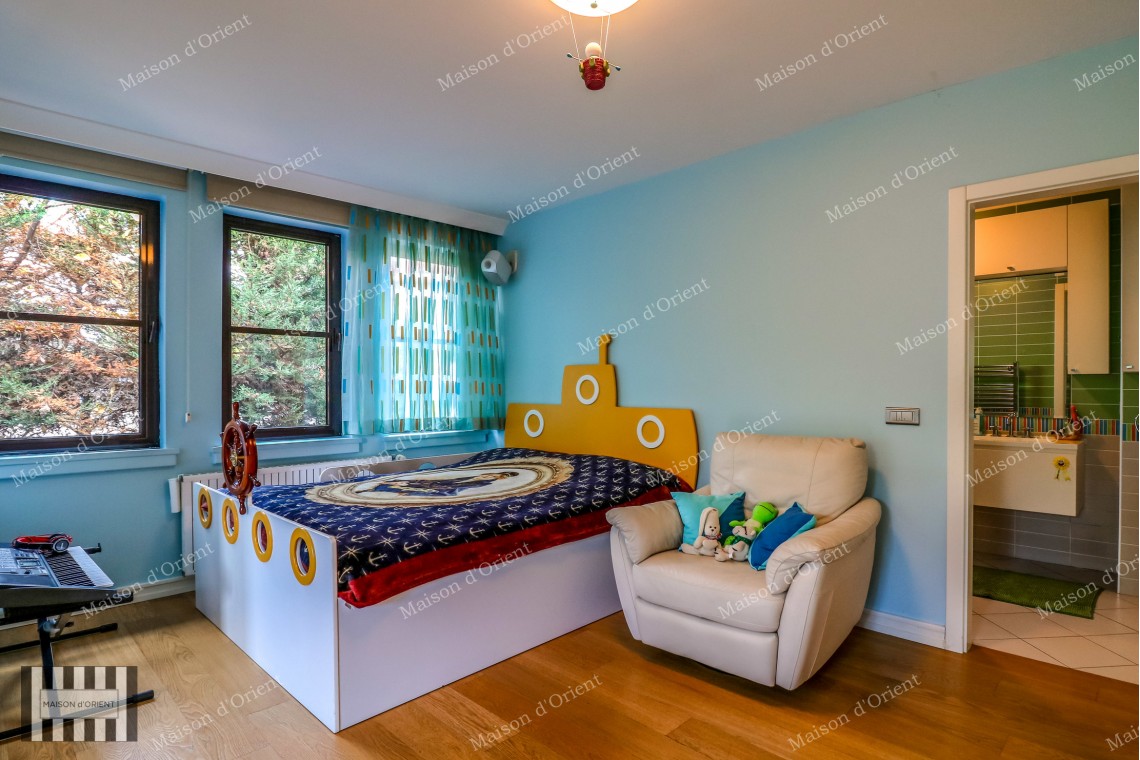 Renovated Triplex Villa for Sale in Cengelkoy Konaklari Compound
