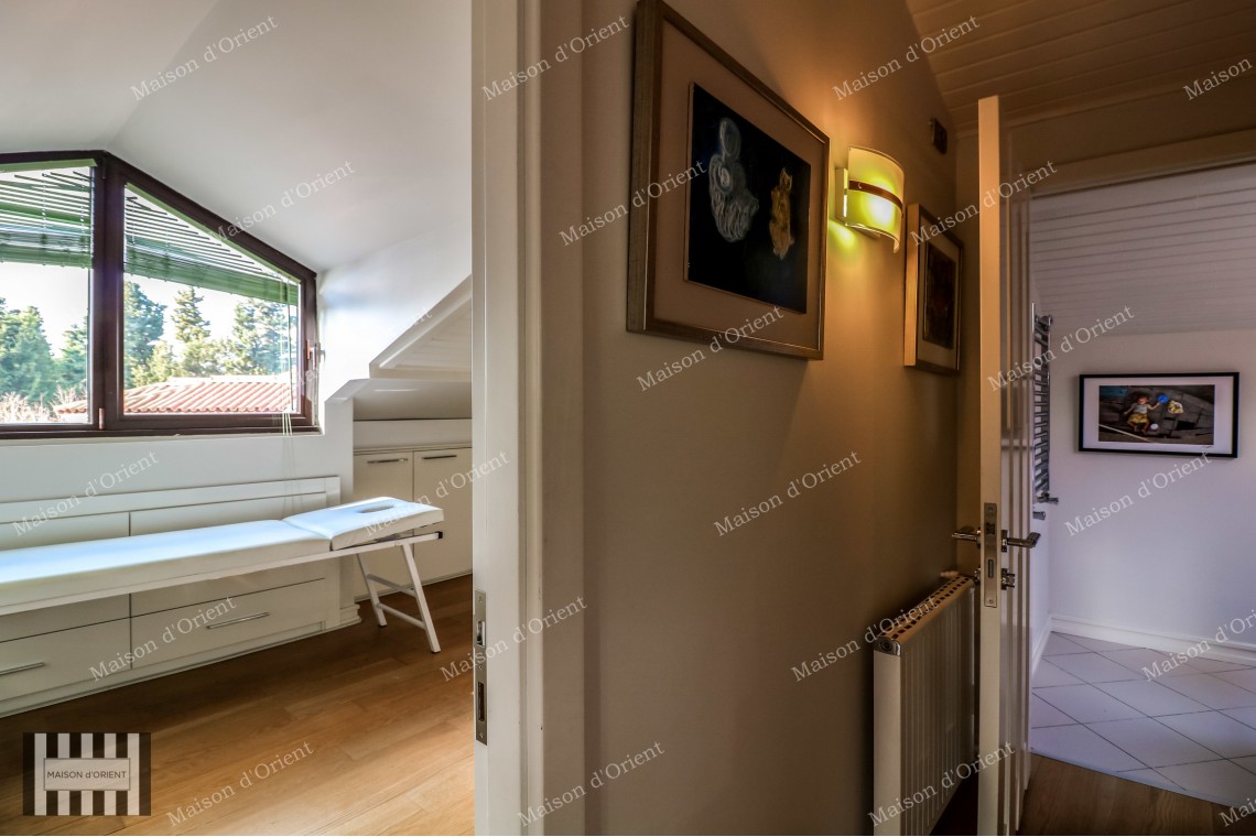 Renovated Triplex Villa for Sale in Cengelkoy Konaklari Compound