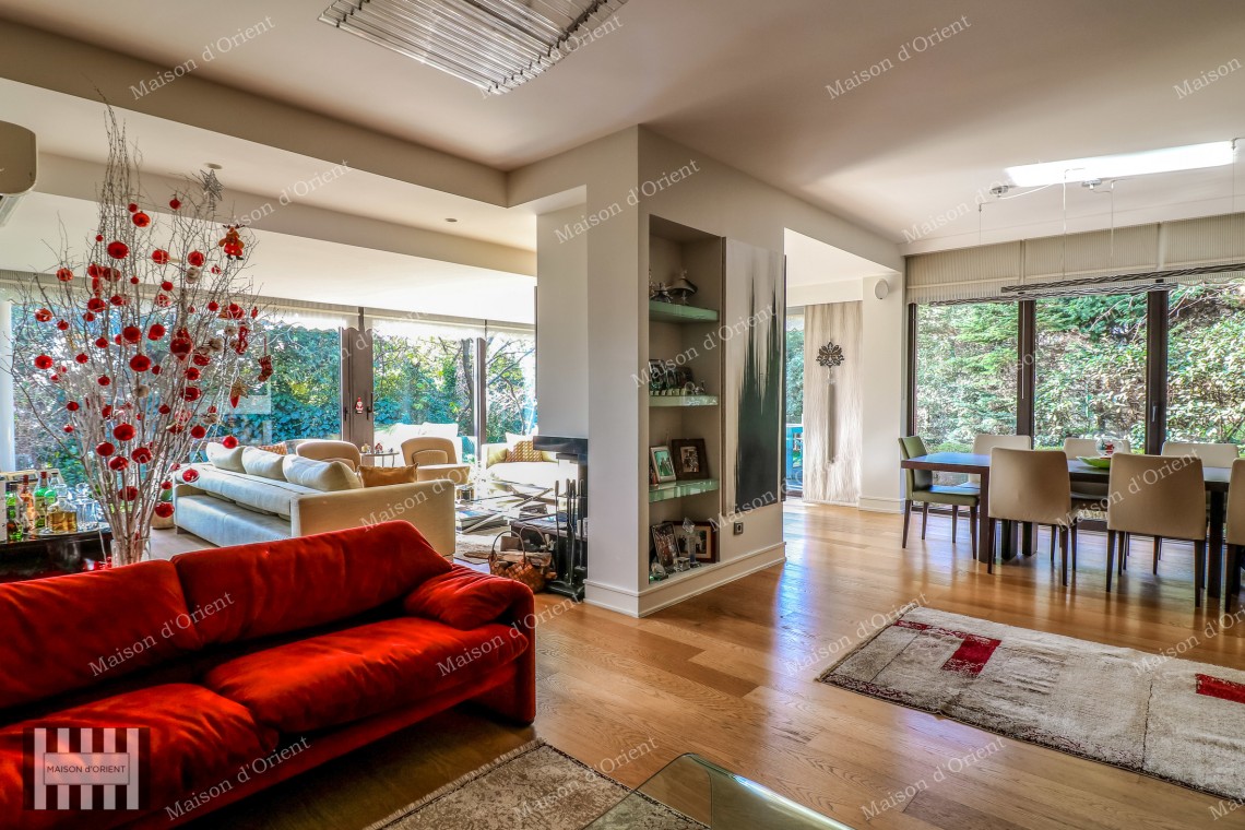 Renovated Triplex Villa for Sale in Cengelkoy Konaklari Compound