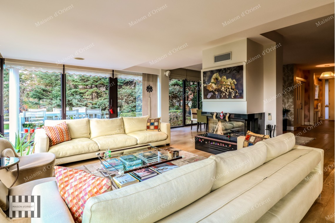 Renovated Triplex Villa for Sale in Cengelkoy Konaklari Compound