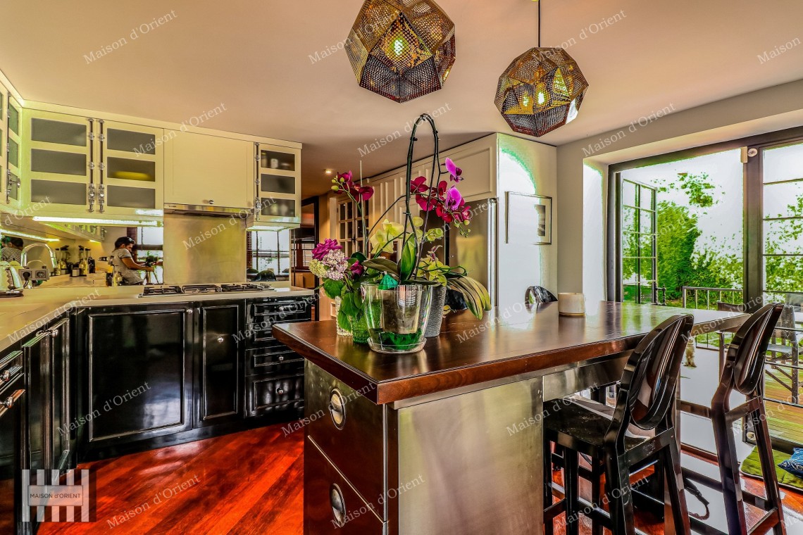 Villa with Private Garden and Pool for Rent in Emirgan