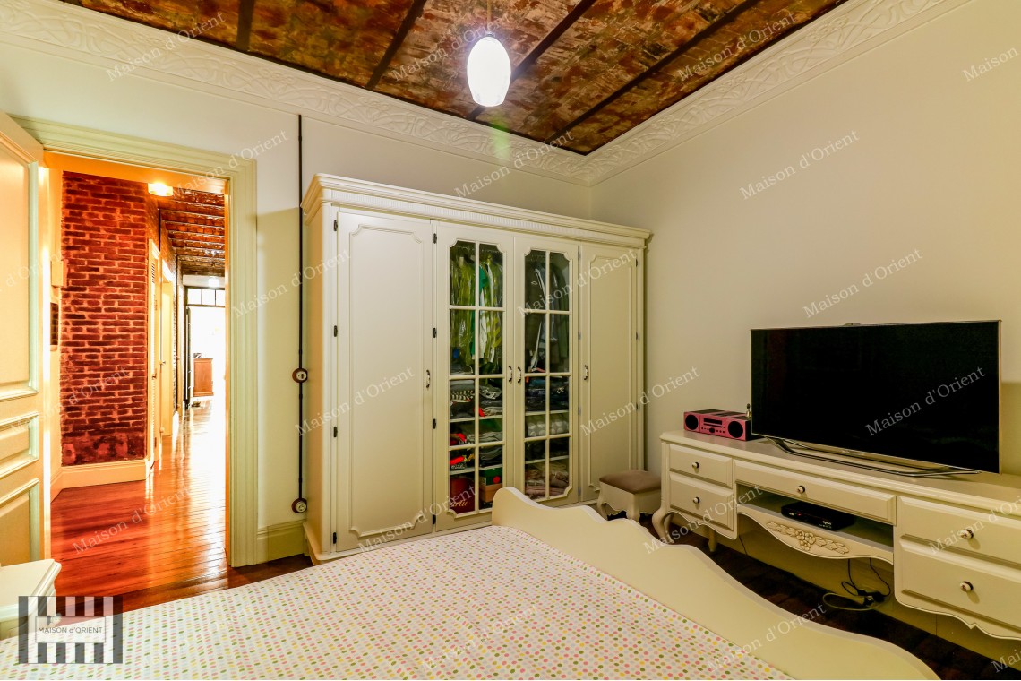 Flat for Rent in Historical Gravier Building