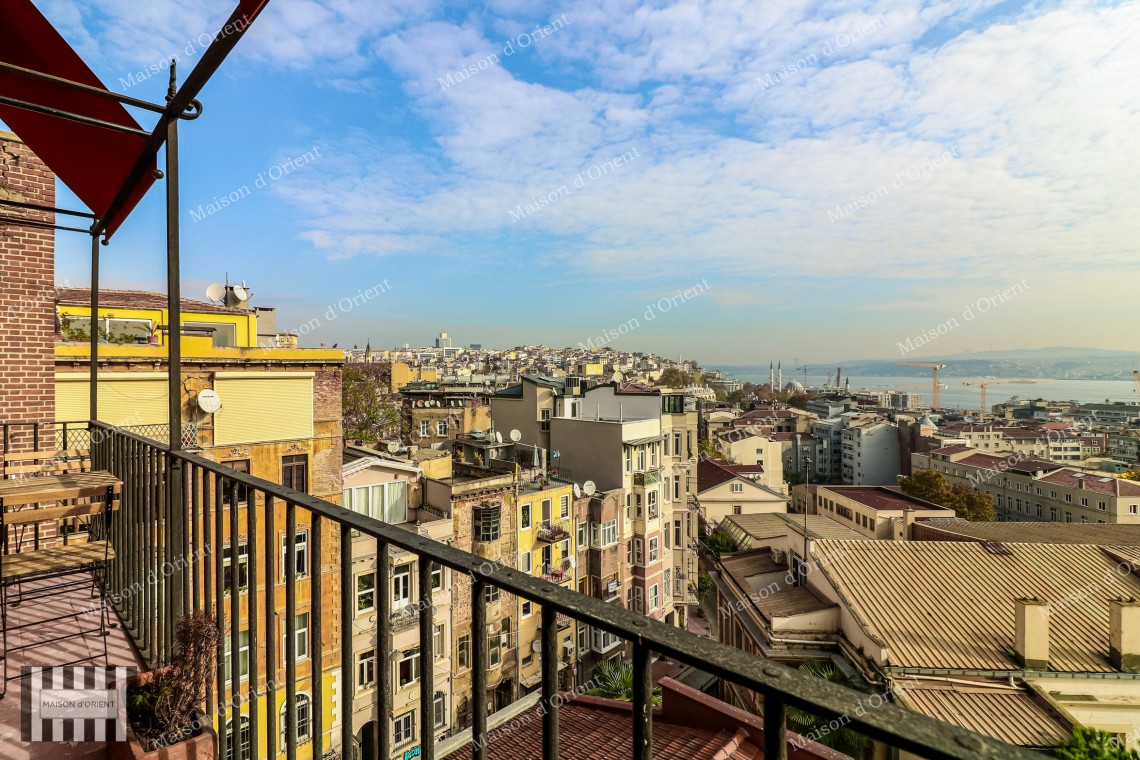 Galata'da 180m2 Boğaz Manzaralı Kiralık Daire