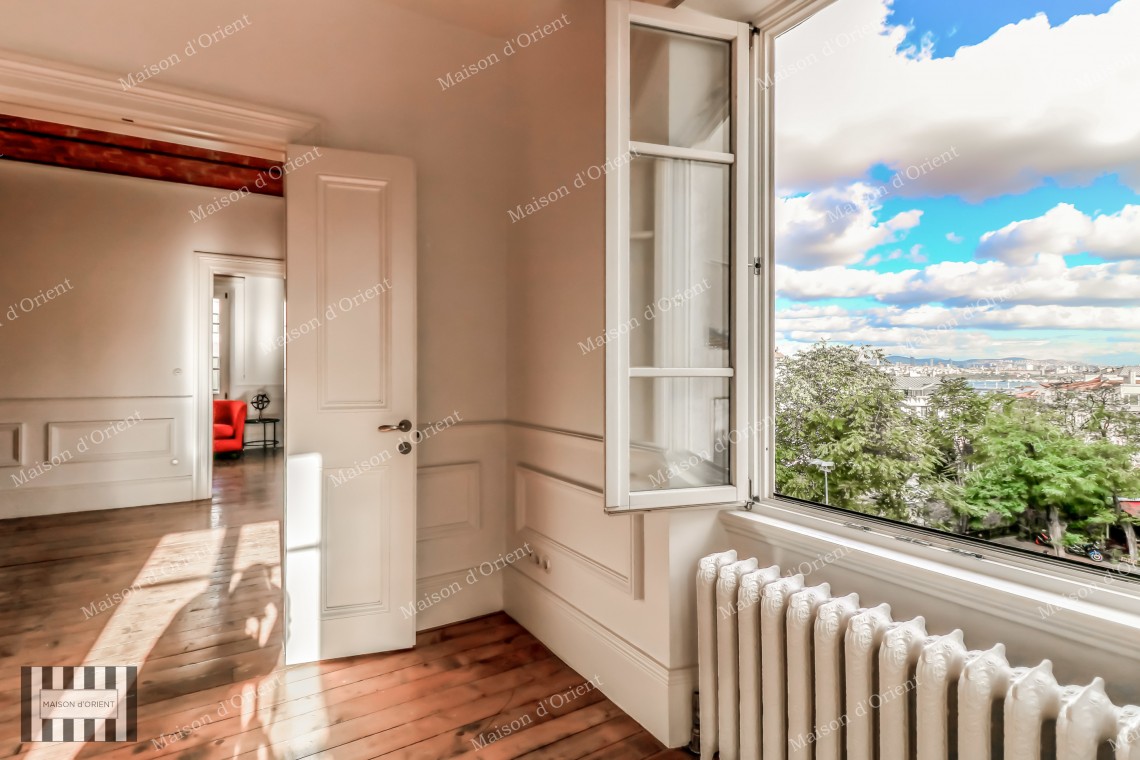 Fully Renovated 1+1 Flat for Rent in Galata Tower Square