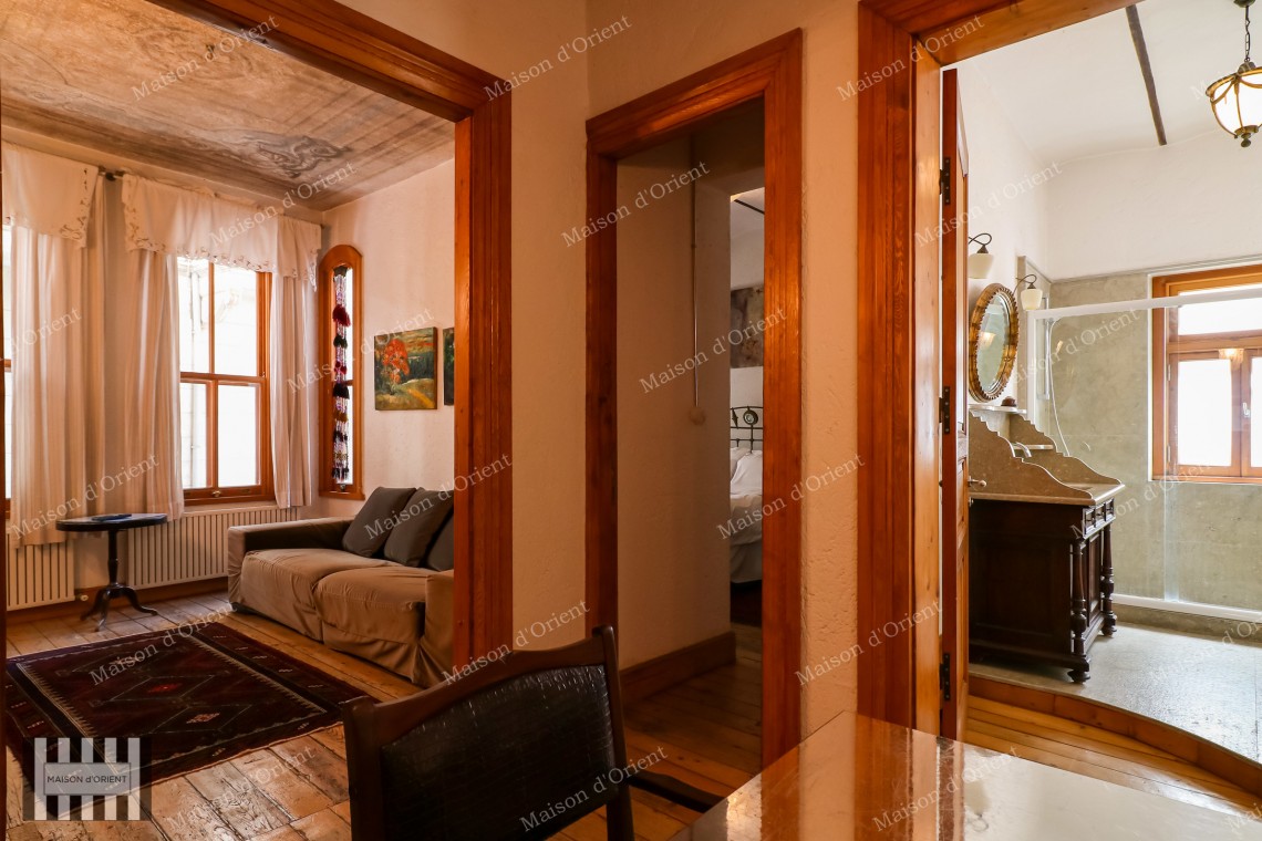 3+2 Rental Flat in Historical Petraki Building, Galata
