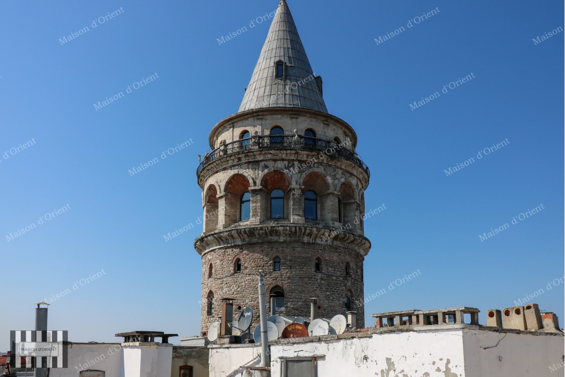 3+2 Rental Flat in Historical Petraki Building, Galata