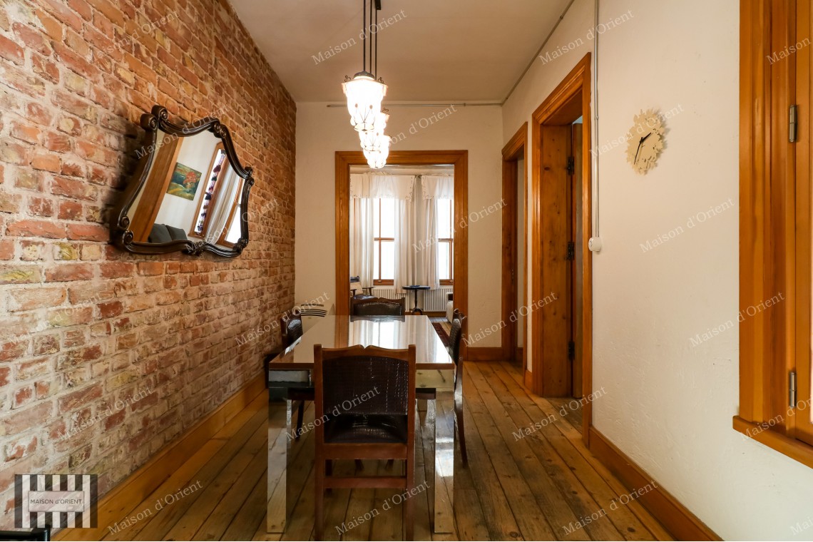 3+2 Rental Flat in Historical Petraki Building, Galata