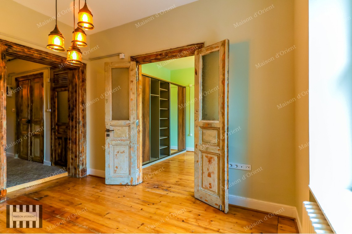 Historical 2+1 Flat with View for Rent in Galata