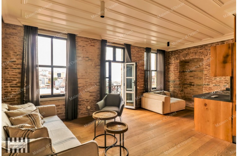100sqm Renovated Flat for Rent in Galata