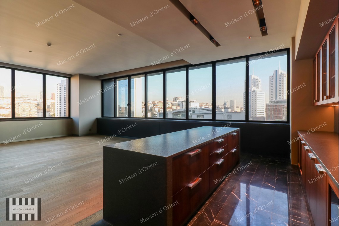 High Ceiling 2+1 Residence with City View for Sale in Nisantasi