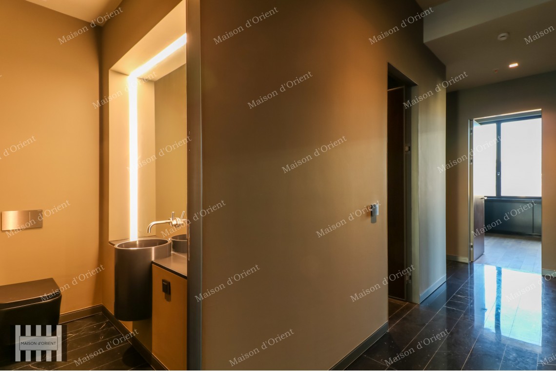 High Ceiling 2+1 Residence with City View for Sale in Nisantasi