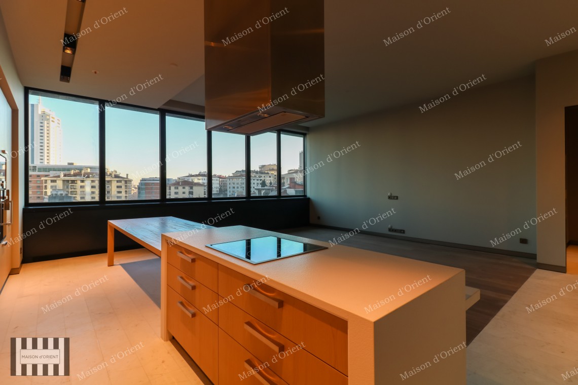 High Ceiling 2+1 Residence with City View for Sale in Nisantasi