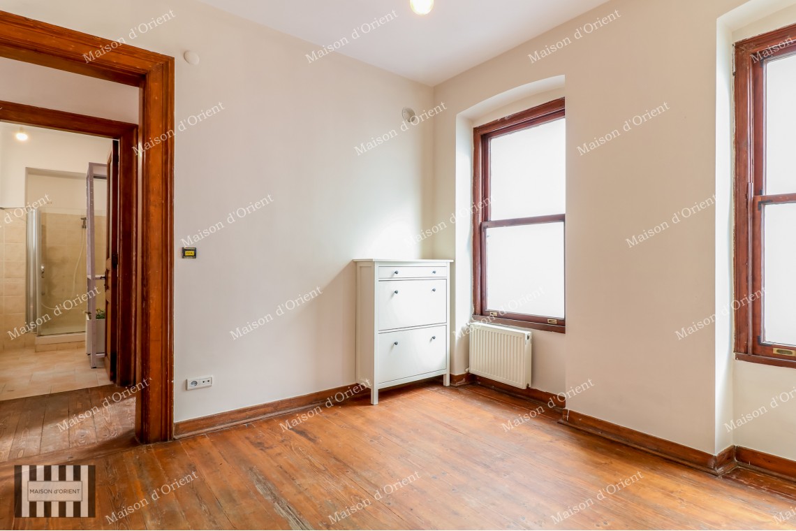 2+1 Flat for Rent in Historical Building