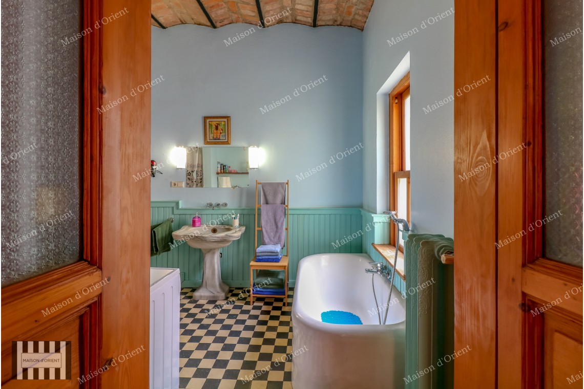 140sqm Furnished Flat for Rent in Galata