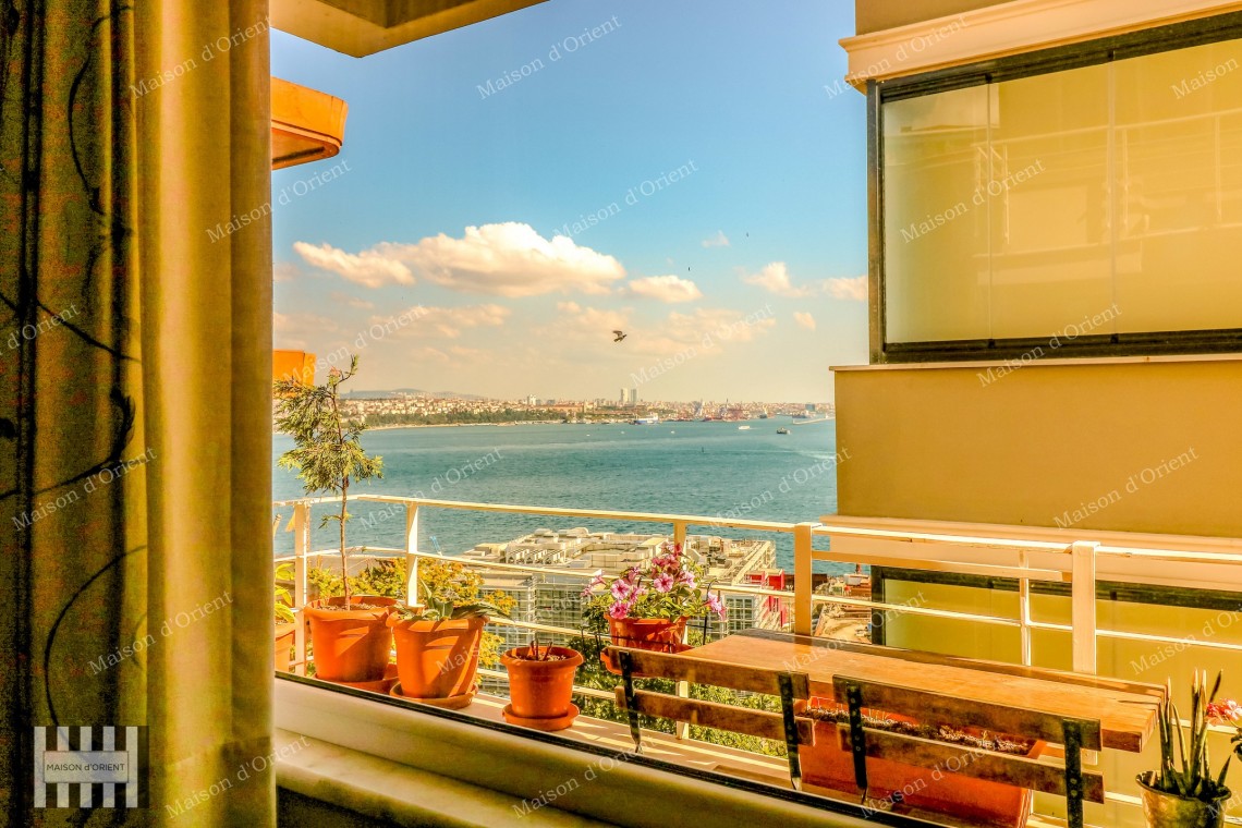 Renovated 135sqm Flat with View for Sale in Cihangir