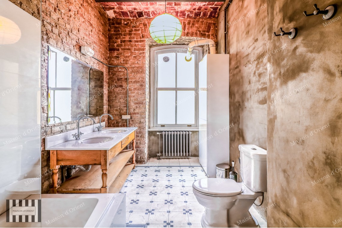 Renovated Flat for Rent in Historical Dogan Apartment