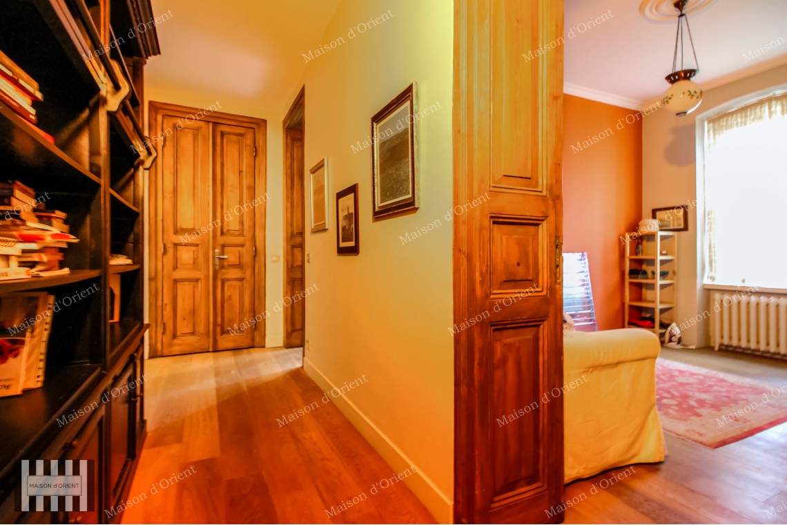 Doğan Apartmanı'nda Balkonlu ve Manzaralı 3+2 Kiralık Daire