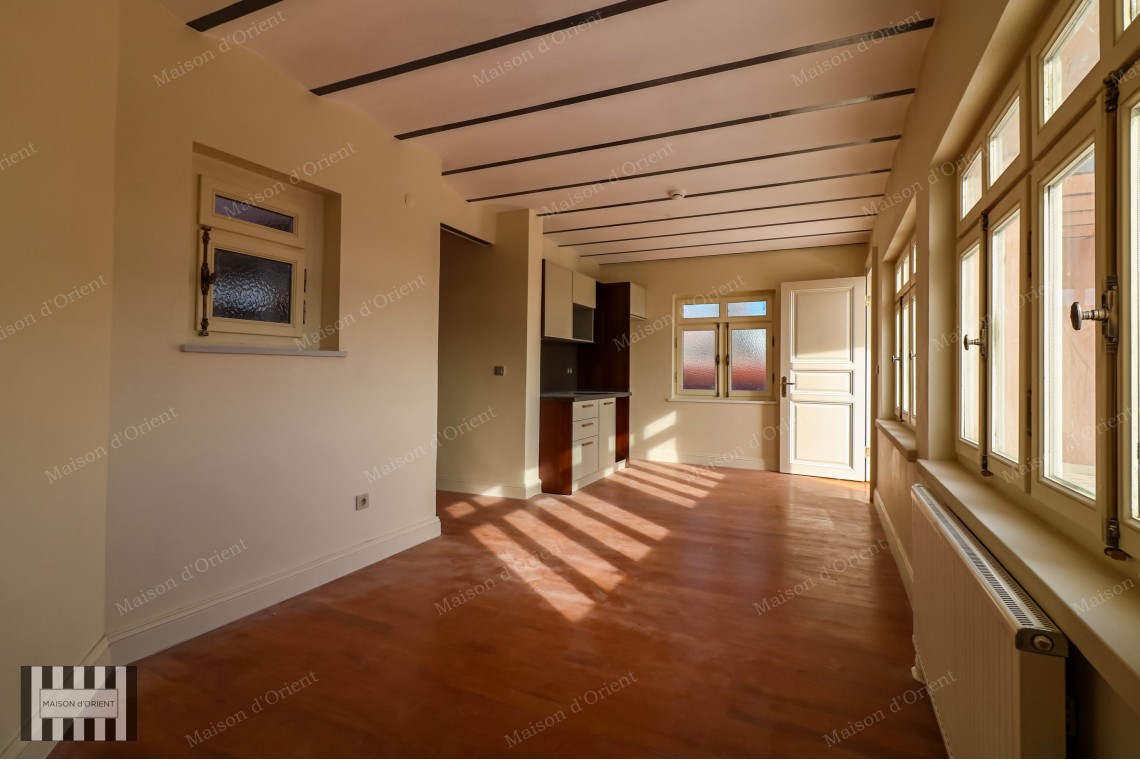 1+1 Apartment for Rent with Terace and View in Galatasaray