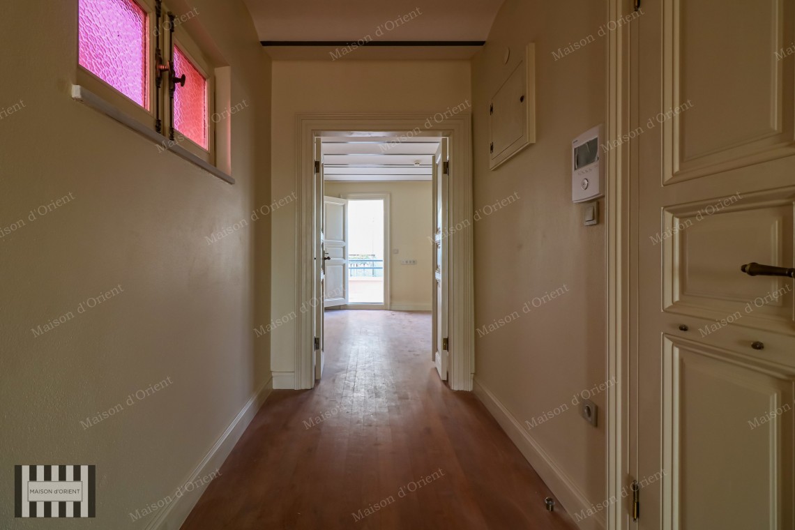 1+1 Apartment for Rent with Terace and View in Galatasaray