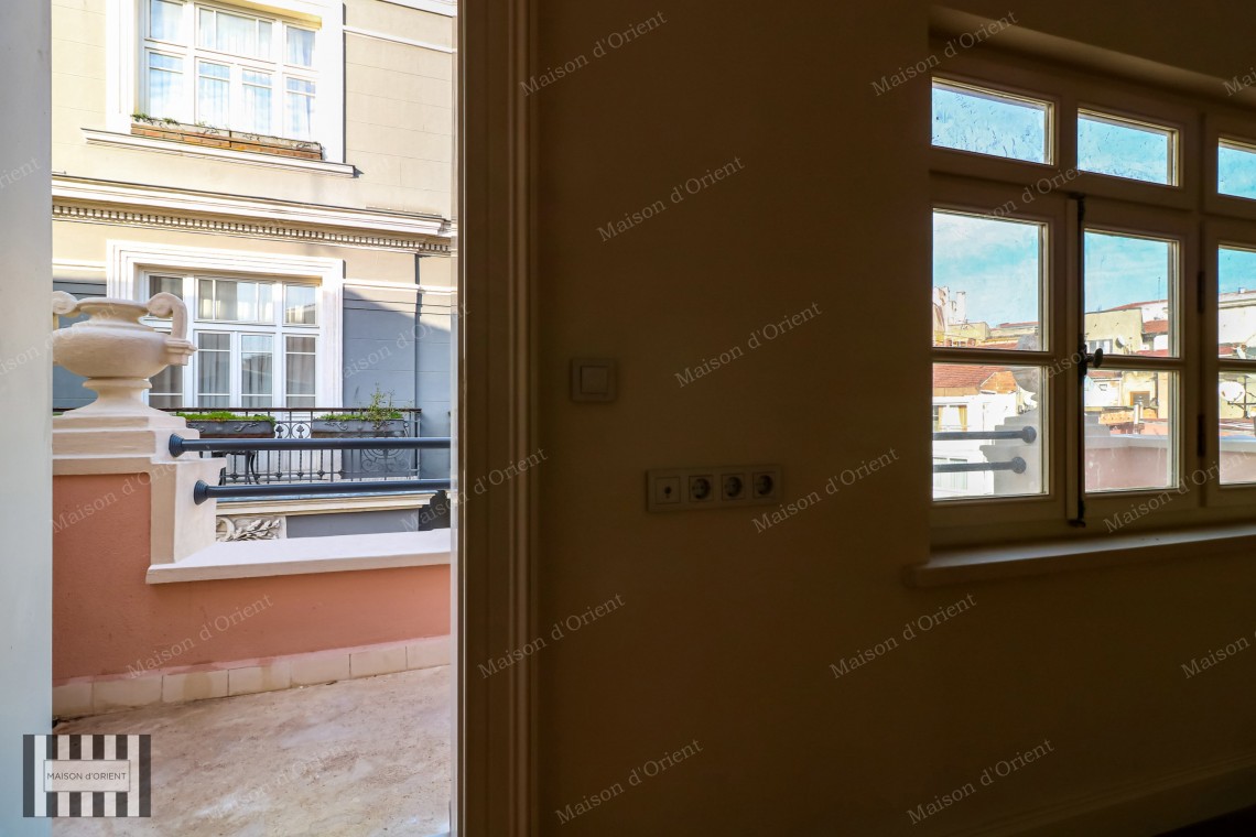 1+1 Apartment for Rent with Terace and View in Galatasaray