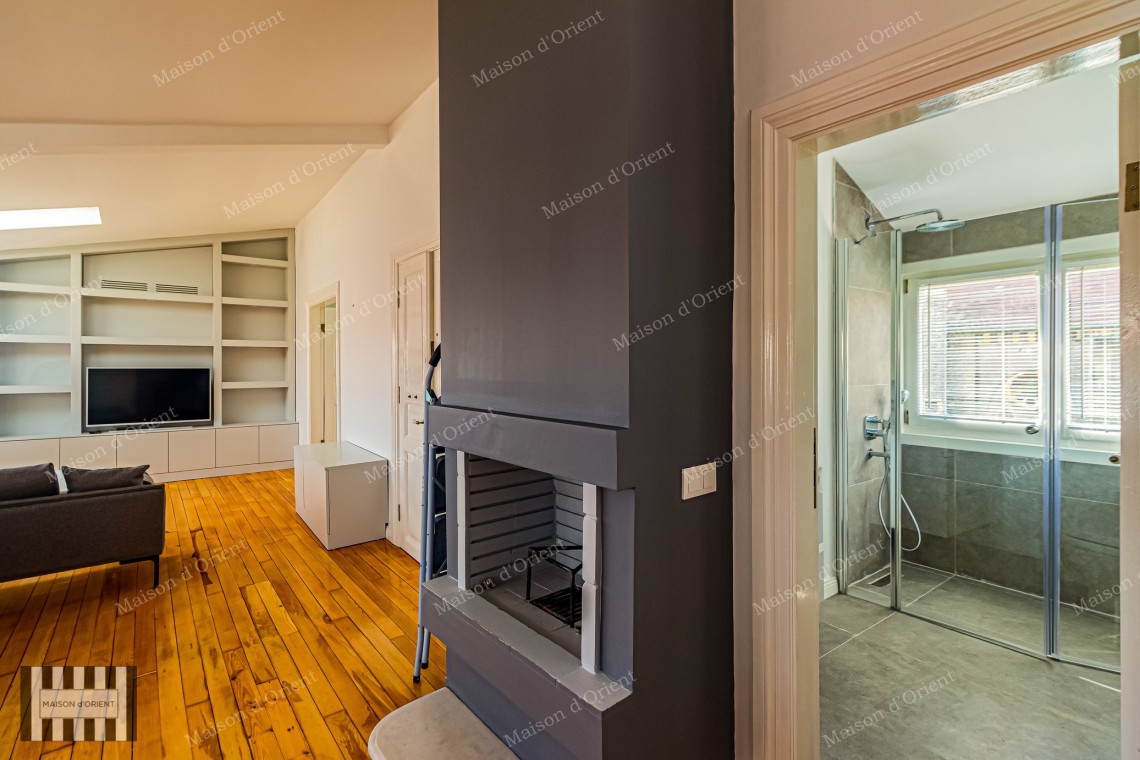 1+1 Furnished Flat for Rent with View in Historical Building, Galata