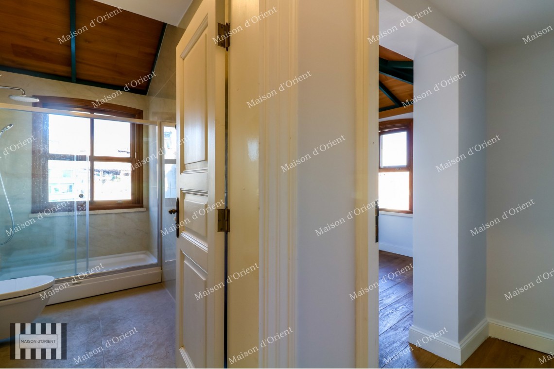 1+1 Flat for Rent with Terrace and View in Galata