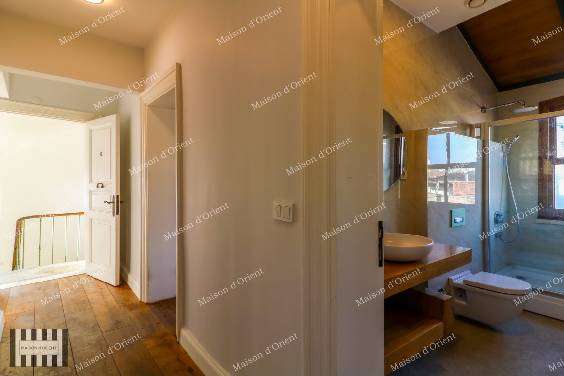 1+1 Flat for Rent with Terrace and View in Galata