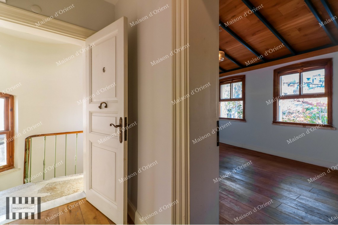 1+1 Flat for Rent with Terrace and View in Galata