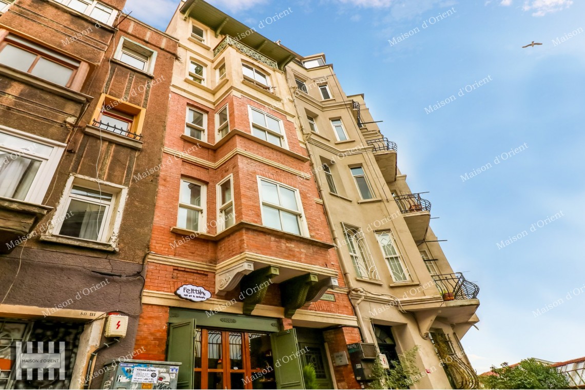 1+1 Flat for Rent with Terrace and View in Galata