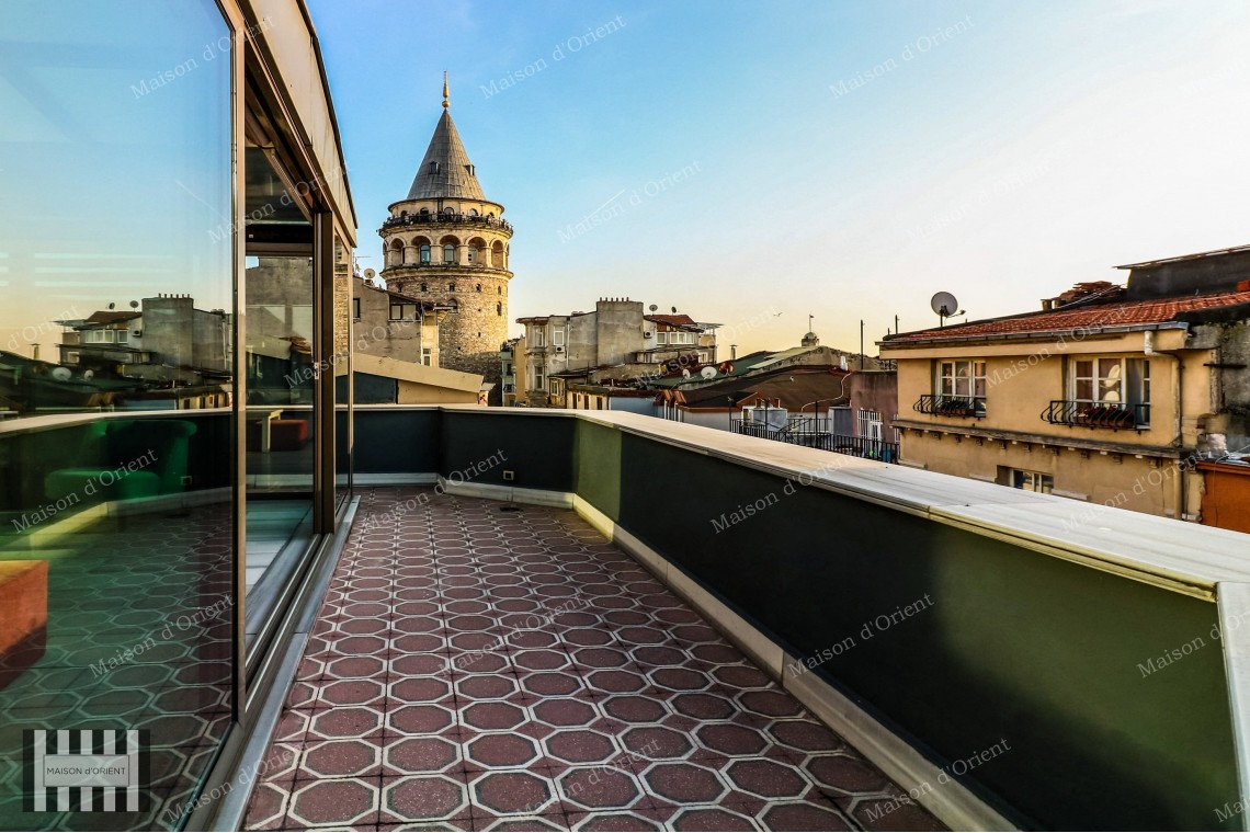 1+1 Flat with View and Terrace for Rent in Galata