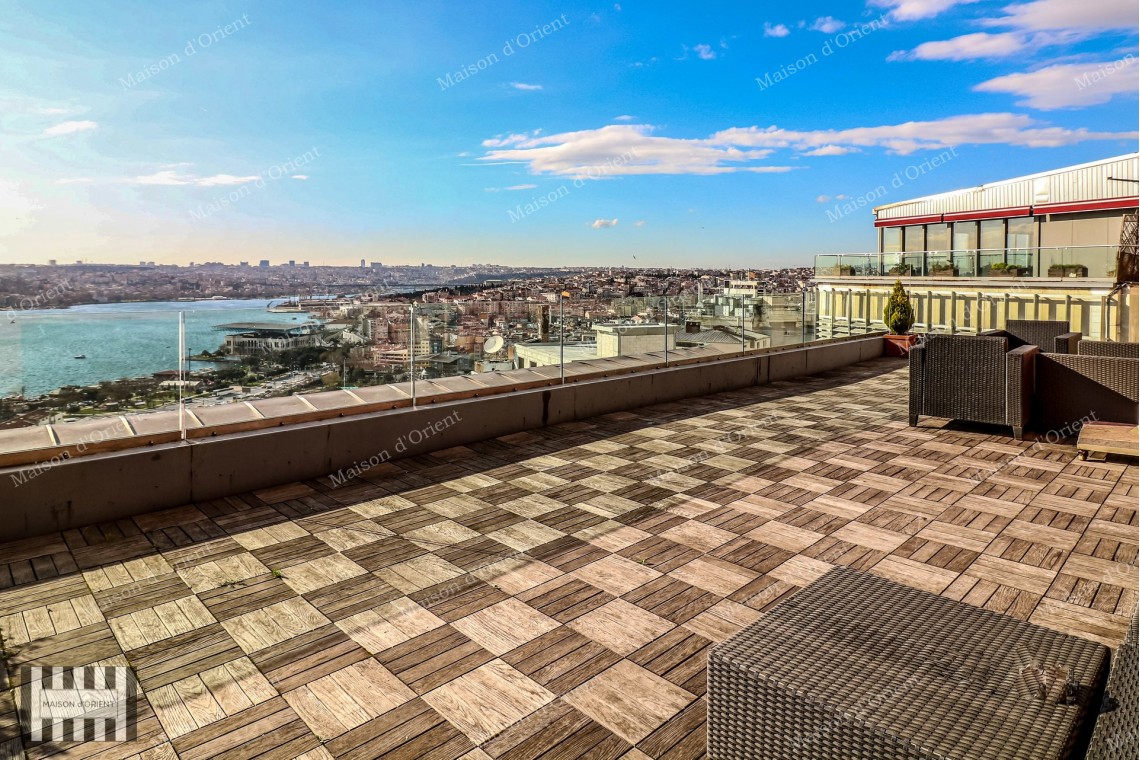 120sqm Flat with Halic View for Rent in Pera