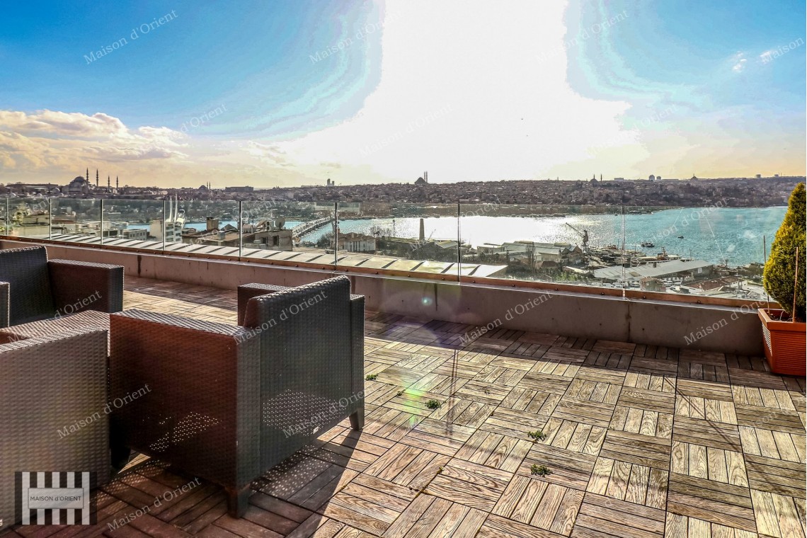 120sqm Flat with Halic View for Rent in Pera
