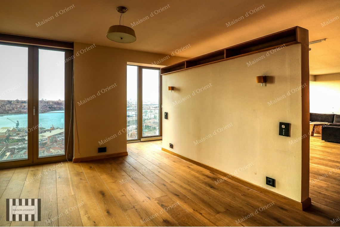 120sqm Flat with Halic View for Rent in Pera
