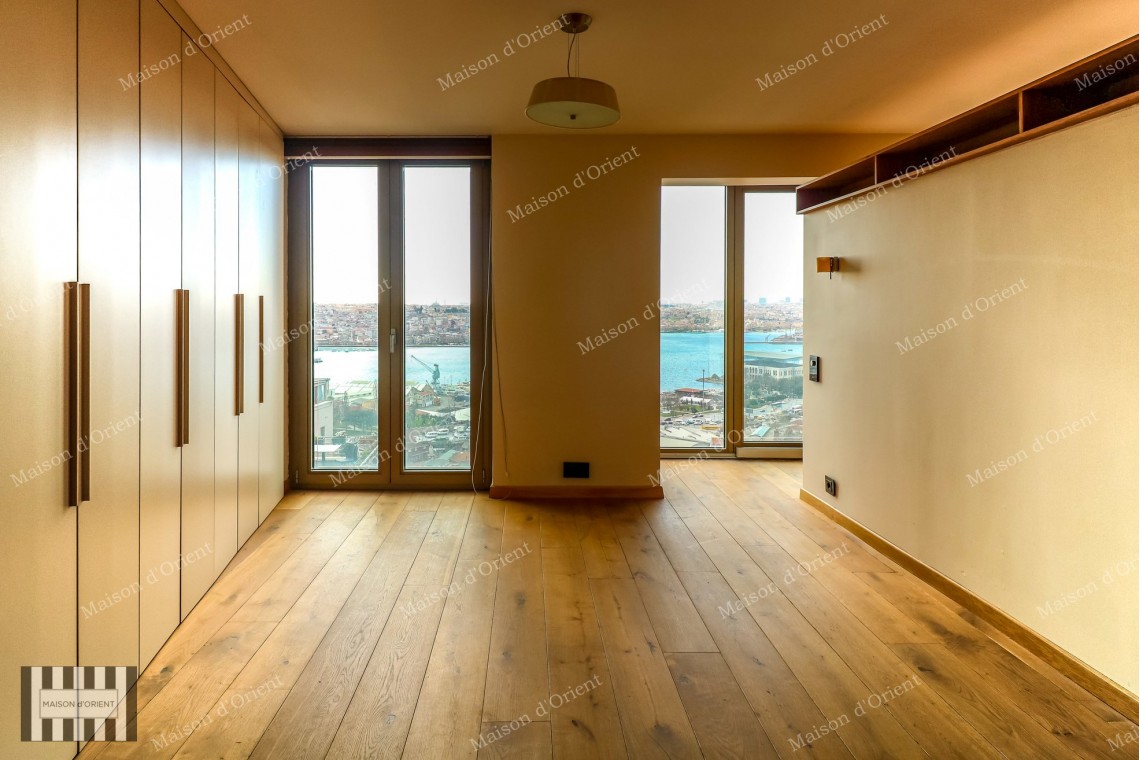 120sqm Flat with Halic View for Rent in Pera