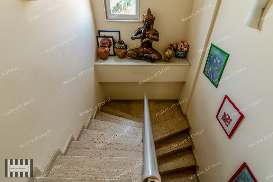 1300sqm Fully Renovated 4-Storey Building for Sale in Resitpasa