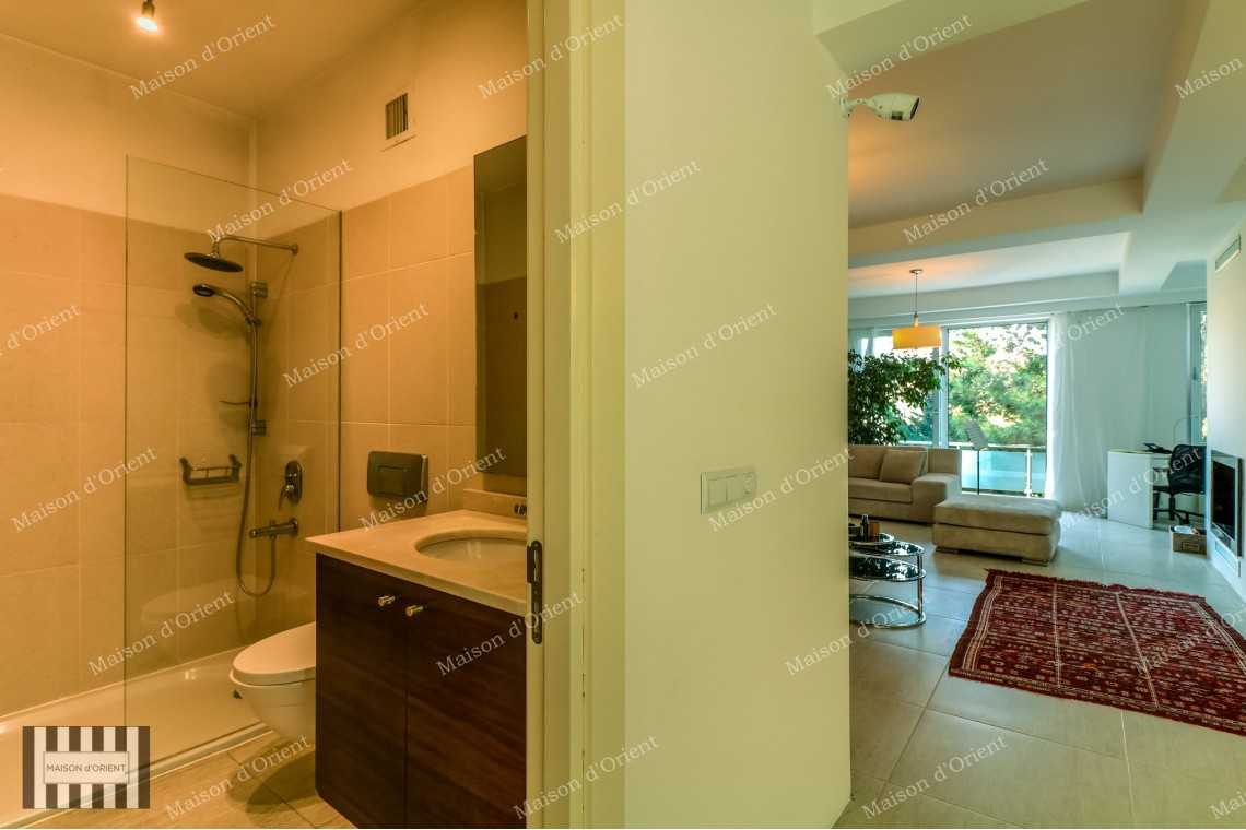 Renovated 4-Storey Building for Rent in Resitpasa