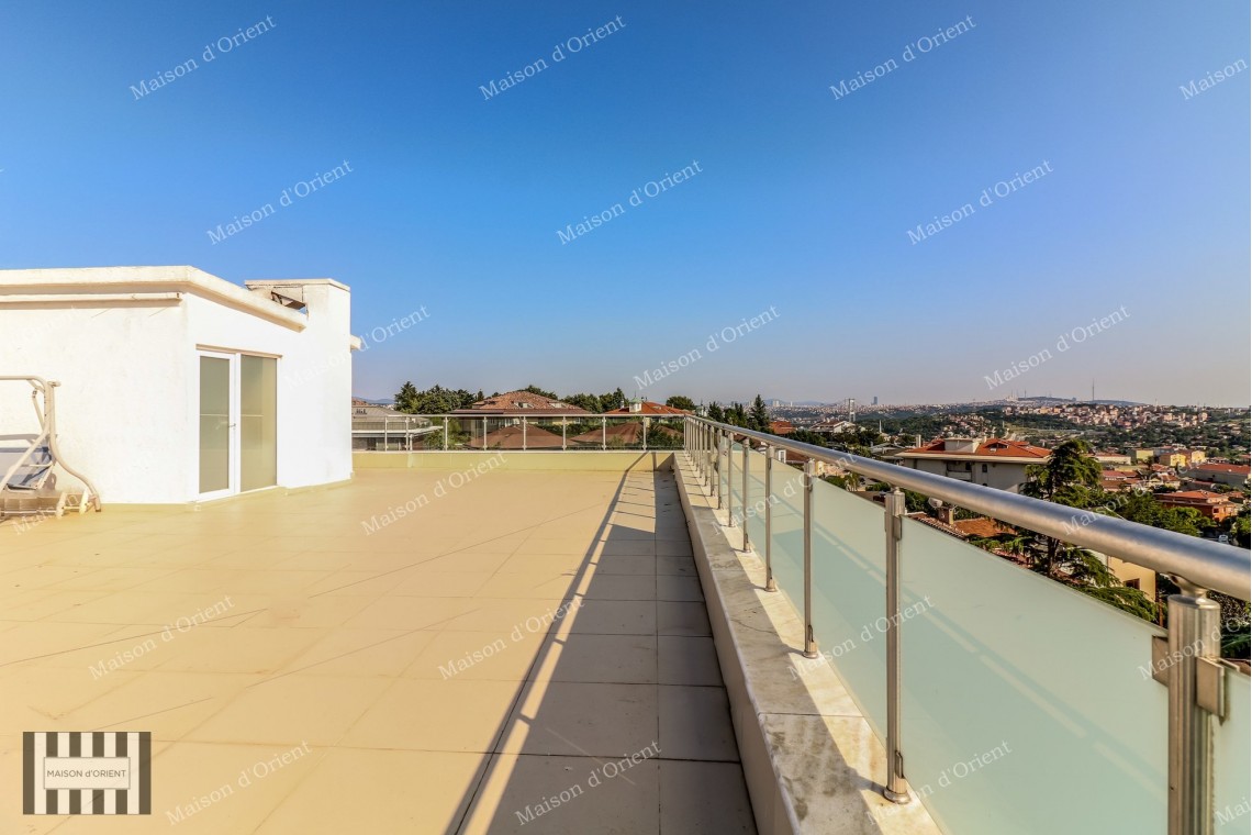 1300sqm Fully Renovated 4-Storey Building for Sale in Resitpasa