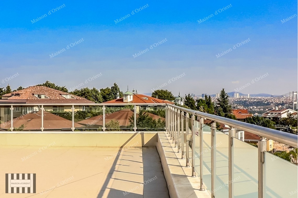 1300sqm Fully Renovated 4-Storey Building for Sale in Resitpasa
