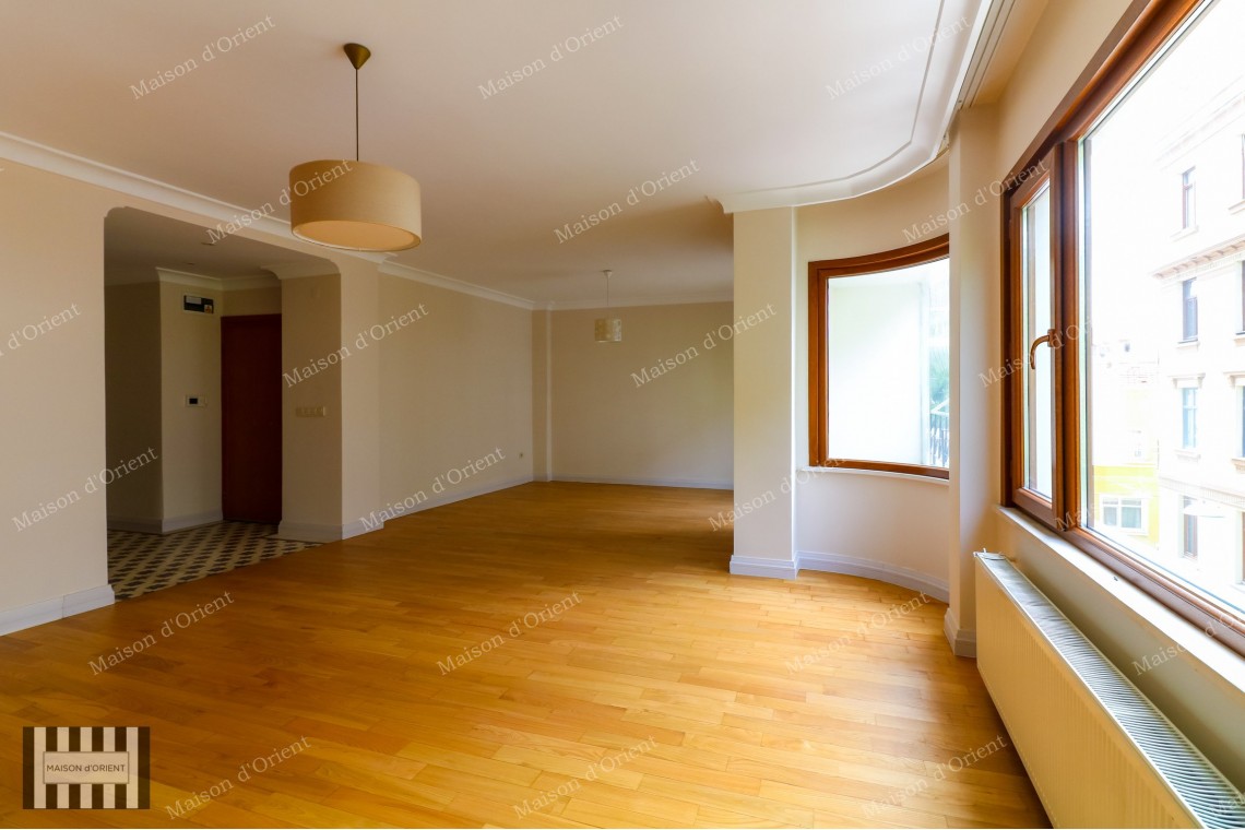 145sqm, 3+1 Flat for Sale in Cihangir