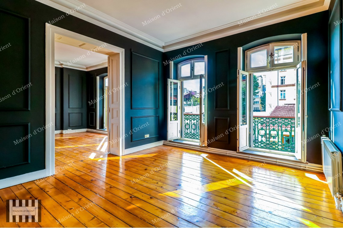 Galata, Doğan Apartmanı'nda Manzaralı 150m2 Kiralık Daire