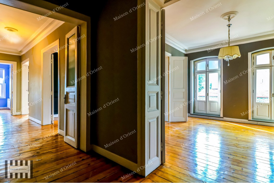 Galata, Doğan Apartmanı'nda Manzaralı 150m2 Kiralık Daire