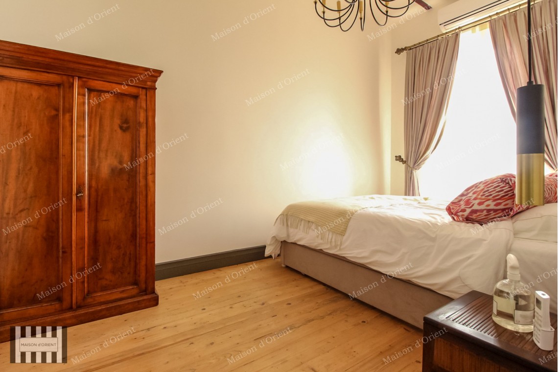 150 sqm Historical Flat with View for Rent